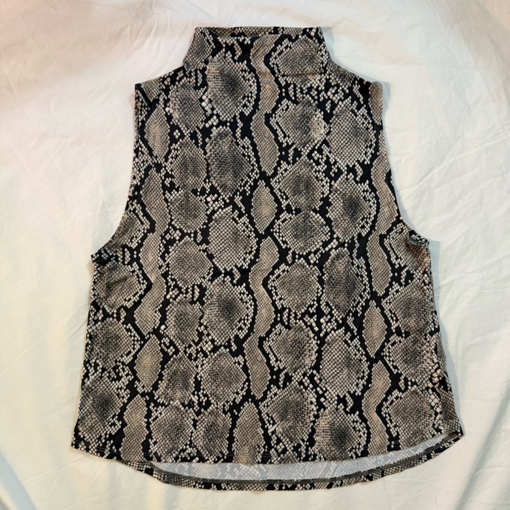 Babaton Black and Gray Snake Print Blouse